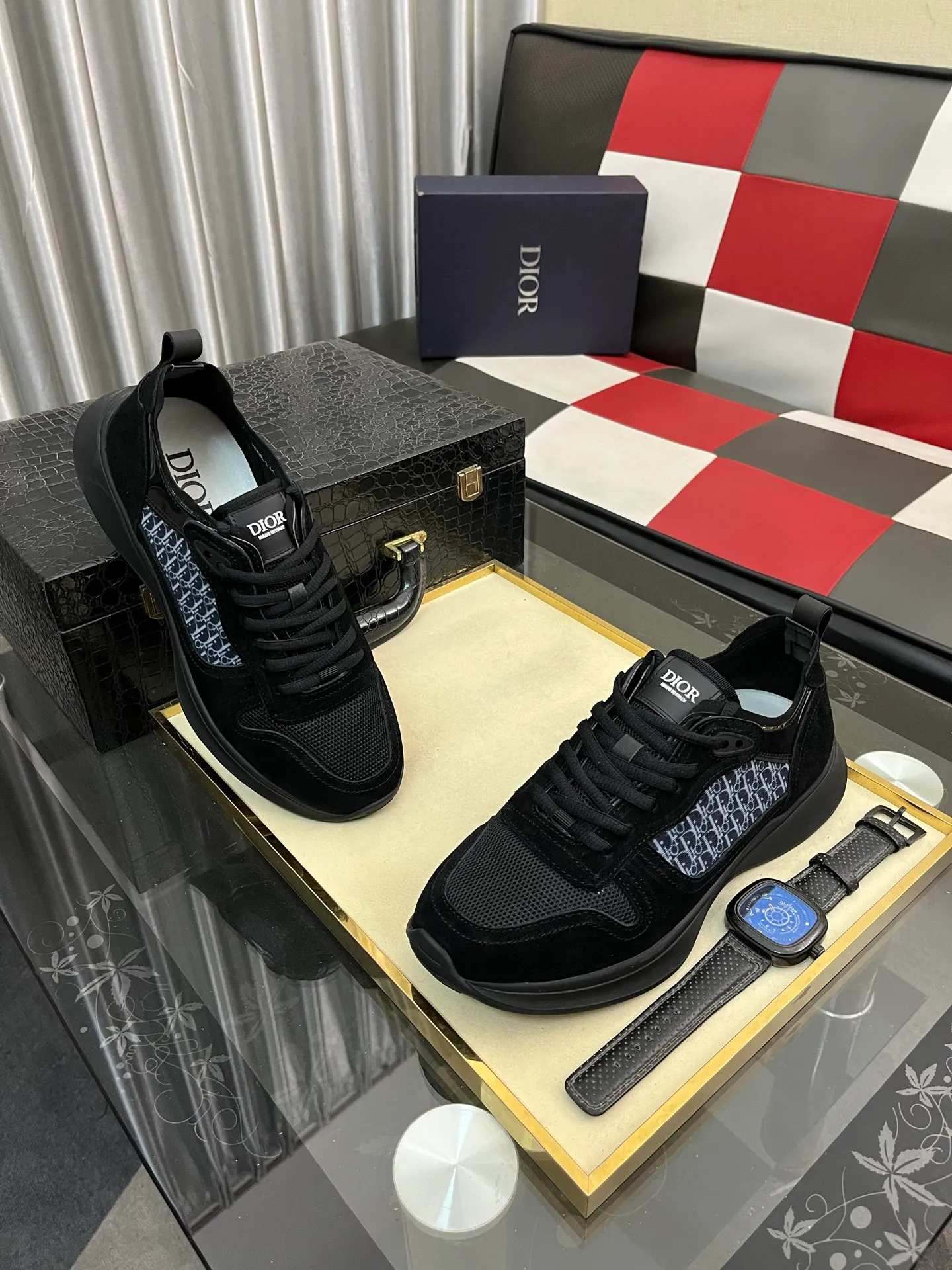 Men's shoes💰: 360⌚️⌚️[Dior] Dior's new men's genuine leather casual shoes, the highest version on the market, any comparison is welcome🆚! The original leather has excellent texture and is super high-end! Fetal sheep net lining imported from Italy, removable pad! Luxurious materials and fine workmanship, highly recommended! Code number: 38-444️⃣Colors available